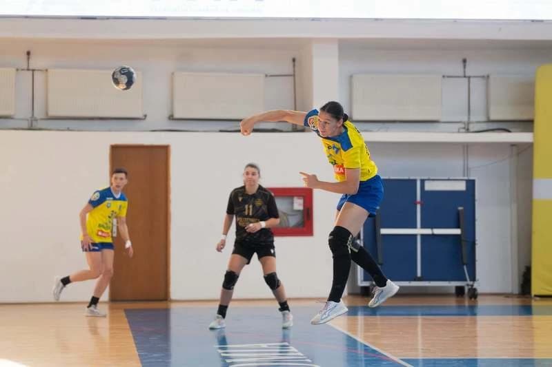 Handbal feminin: Mariana Târcă şi Adrian Chiruţ, noii antrenori ai echipei Corona Braşov