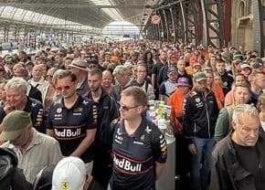 Haos înainte de cursa de Formula 1 din Olanda: au așteptat ore întregi în gări