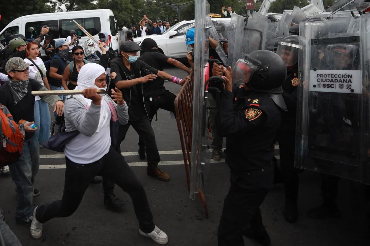 Haos la Cupa Mondială! Bătăi de stradă, val de arestări și 11 polițiști răniți