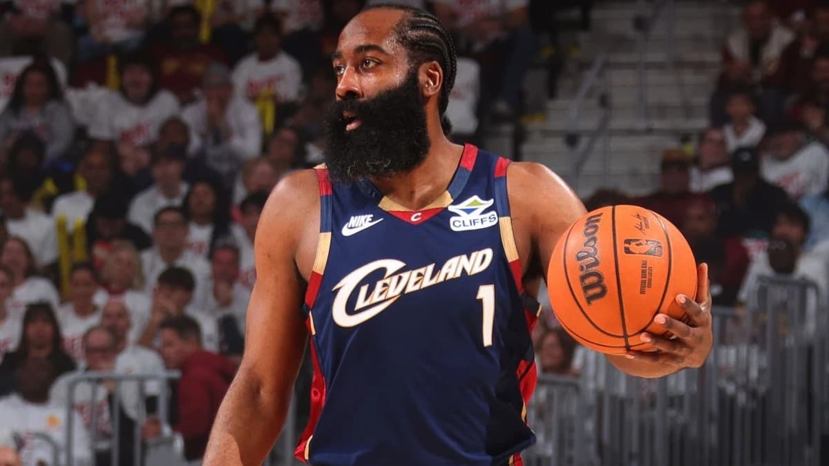 Harden's clutch shots help Cavaliers down Pistons