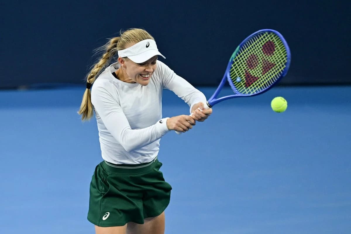 Harriet Dart defeats fifth seed Paula Badosa to reach Guangzhou Open semi-finals