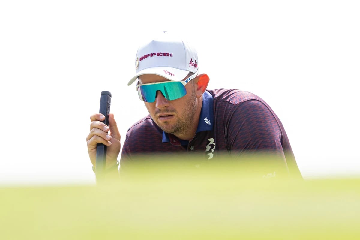 Herbert shoots 61, leads DeChambeau by 3; Ripper with 4-shot team lead at LIV Golf UK Presented by J