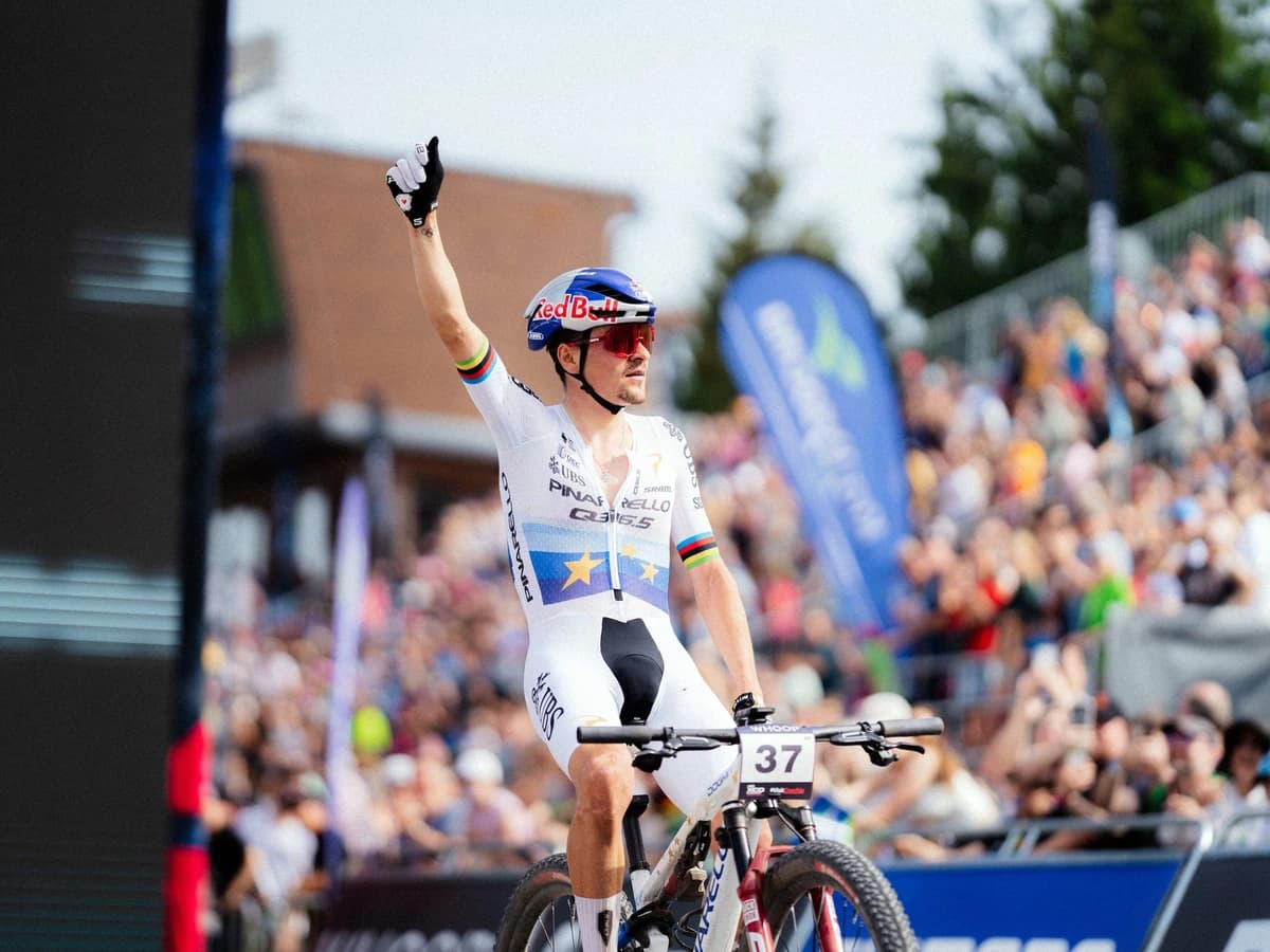 High fives for Tom Pidcock: Briton clinches fifth win in as many starts at Nové Město XC World Cup r