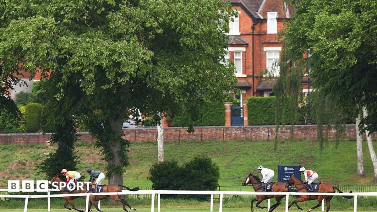 High temperatures force horse racing abandonments