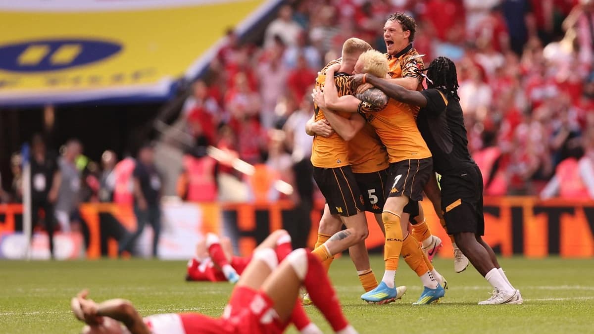 Hull City Promoted to Premier League After Beating Boro