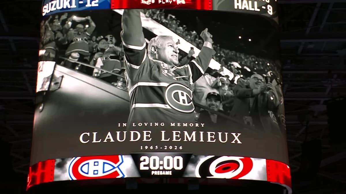 Hurricanes, Canadiens take moment to honor Claude Lemieux before Game 5