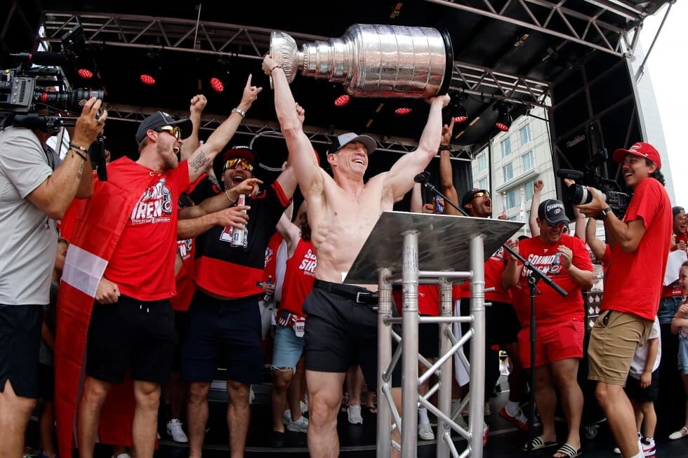 Hurricanes fans jam into downtown Raleigh for team’s Stanley Cup parade, celebration