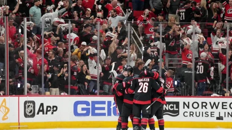 Hurricanes fans mock Canadiens with 'ole' chant as Carolina eliminates Montreal from playoffs