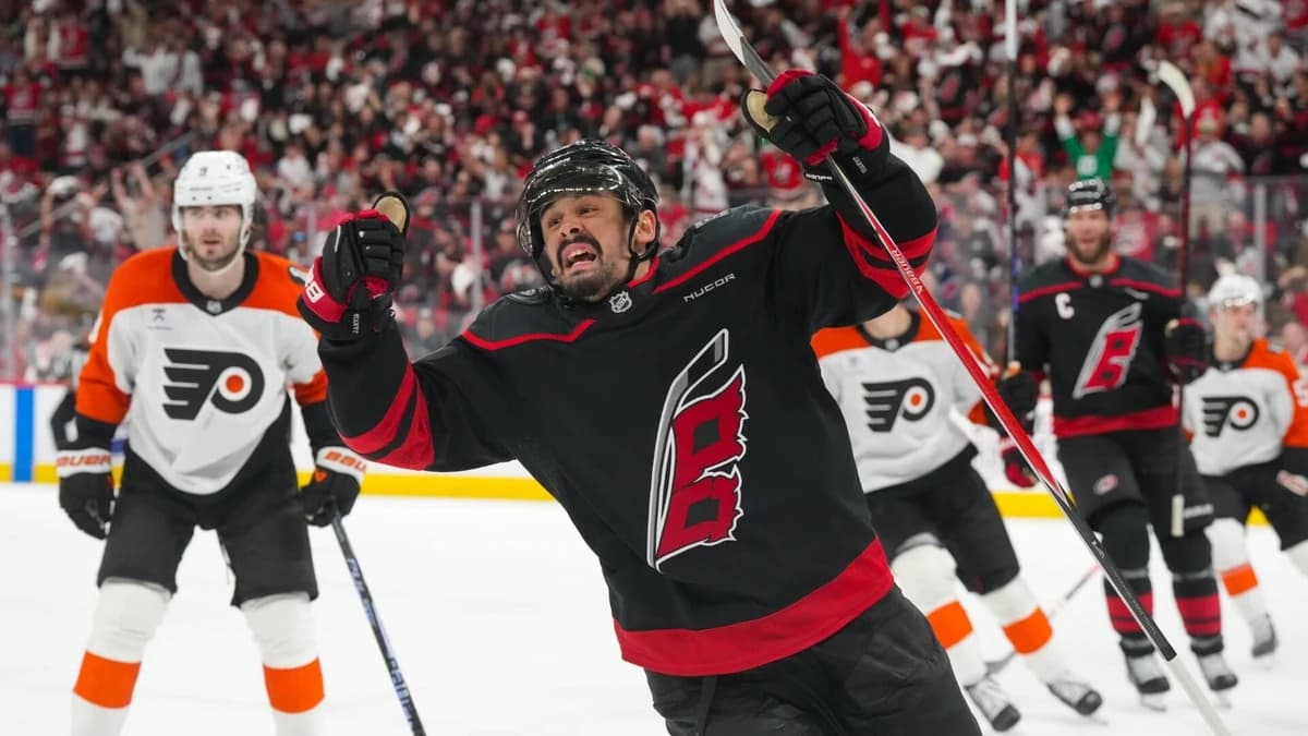 Hurricanes vs. Flyers odds, prediction, time: 2026 NHL playoff picks, Game 4 best bets from proven m