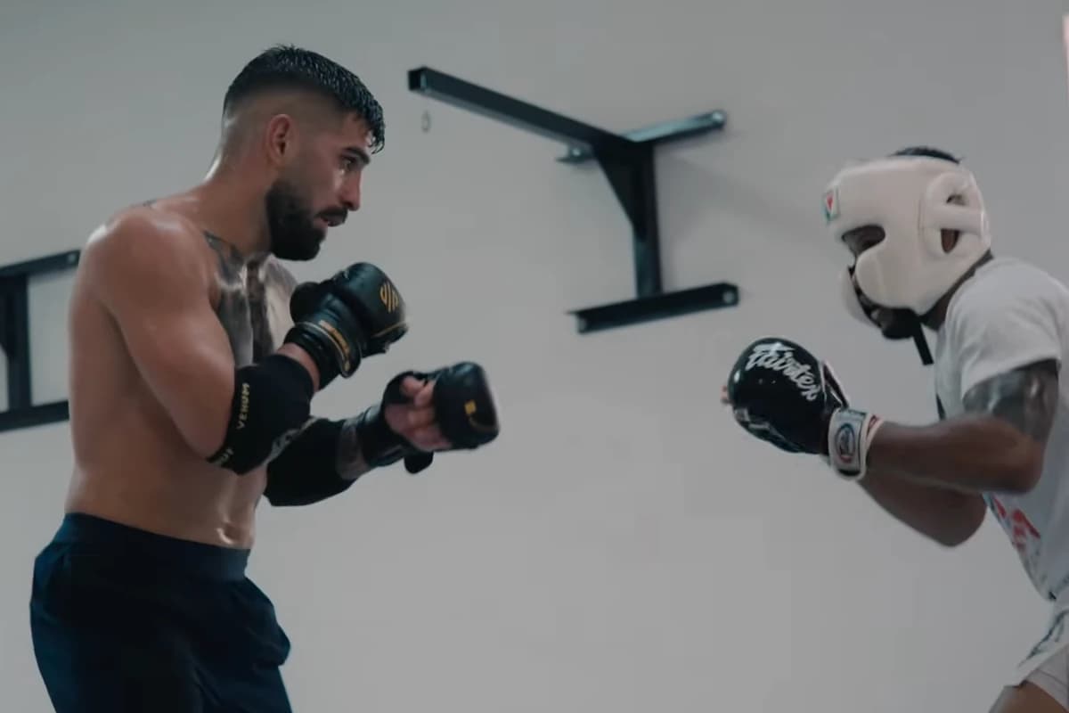 Ilia Topuria sparring partner urges him to go lighter ahead of Justin Gaethje clash