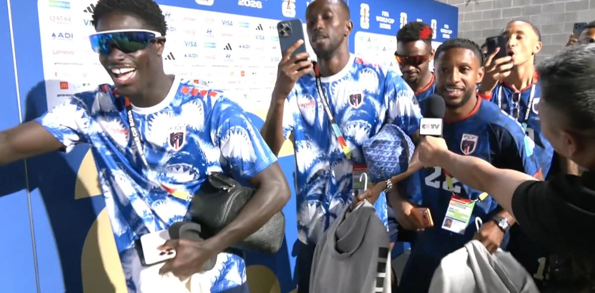 Imagini fabuloase cu bucuria lui Joao Paulo. Cum s-a distrat jucătorul FCSB după ce s-a calificat în