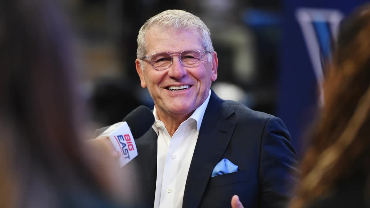 In WNBA broadcast return, Geno Auriemma lauds rival Notre Dame alum Jessica Shepard as 'best player'