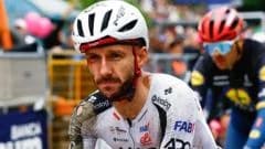 Injured Yates out of Giro after 30-rider crash
