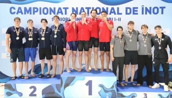 Înot: Dinamo cu David Popovici în echipă a luat aurul la ştafetă 4x100 m liber, cu record naţional