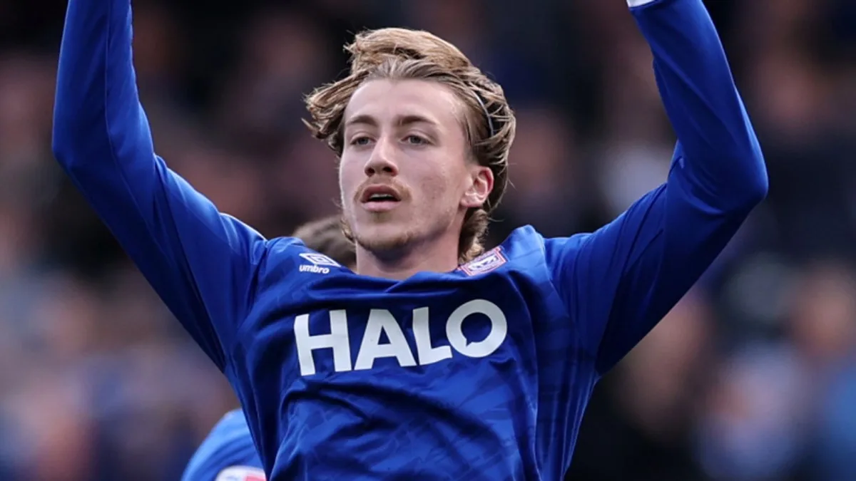 Ipswich 2-2 Middlesbrough: Contoversial late penalty from Jack Clarke rescues draw to move Kieran Mc