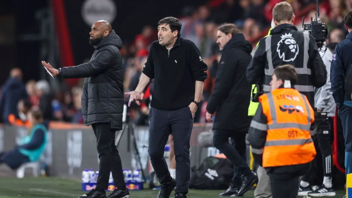 Iraola fumes at ref over late Leeds equaliser