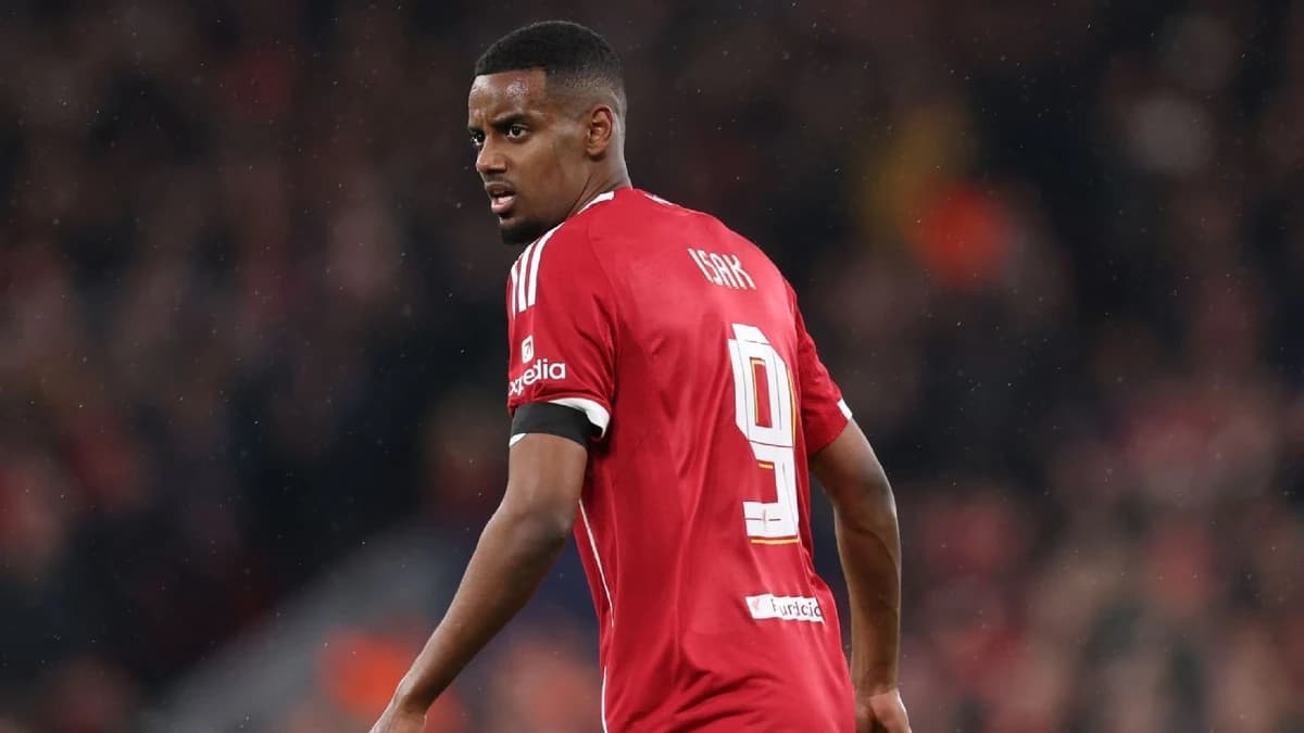 Isak, Gakpo injured, out of Liverpool vs. City