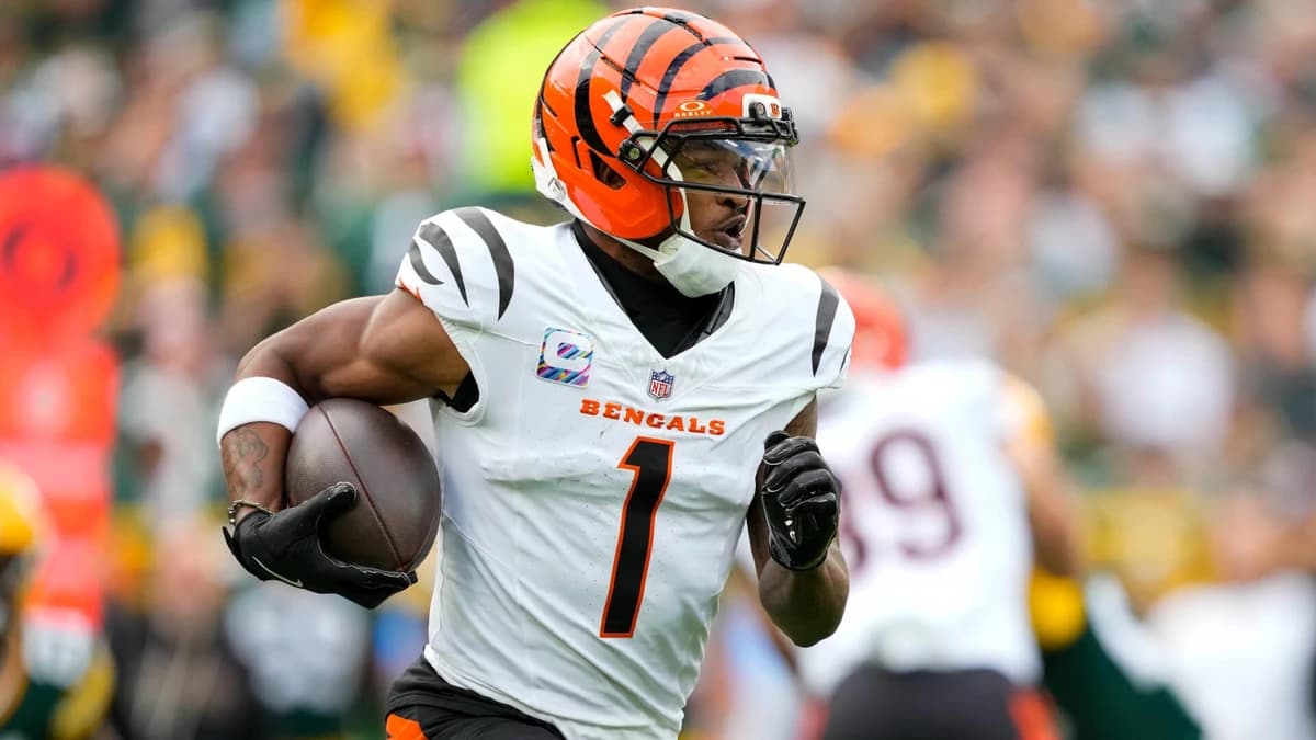 Ja'Marr Chase injury scare: Bengals All-Pro goes down awkwardly in practice, eventually walks off on