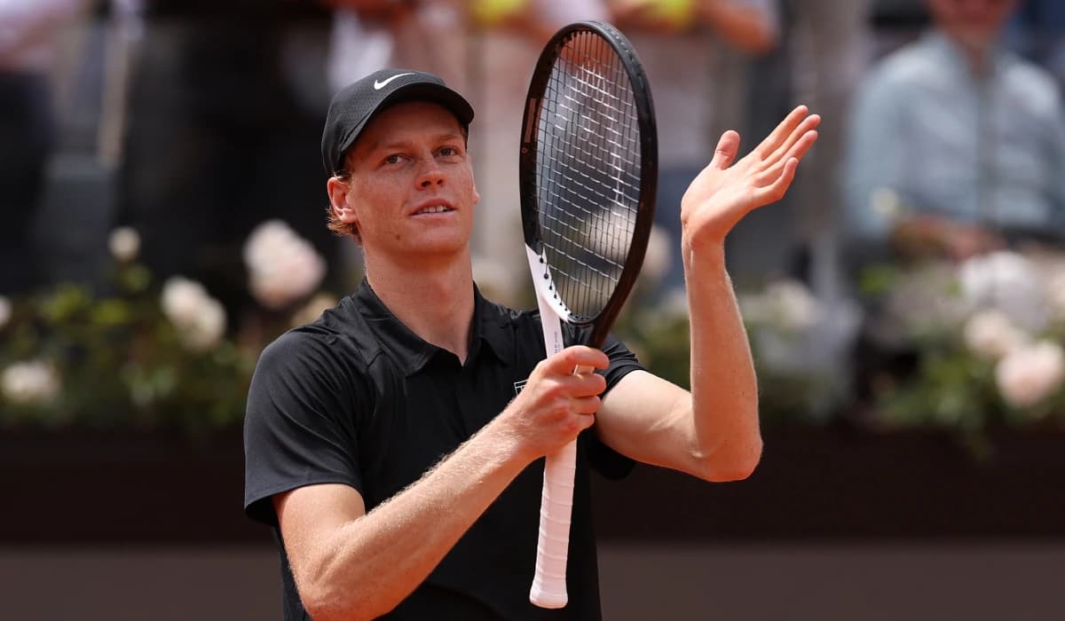 Jannik Sinner a depășit recordul lui Novak Djokovic și este în semifinalele Mastersului de la Roma