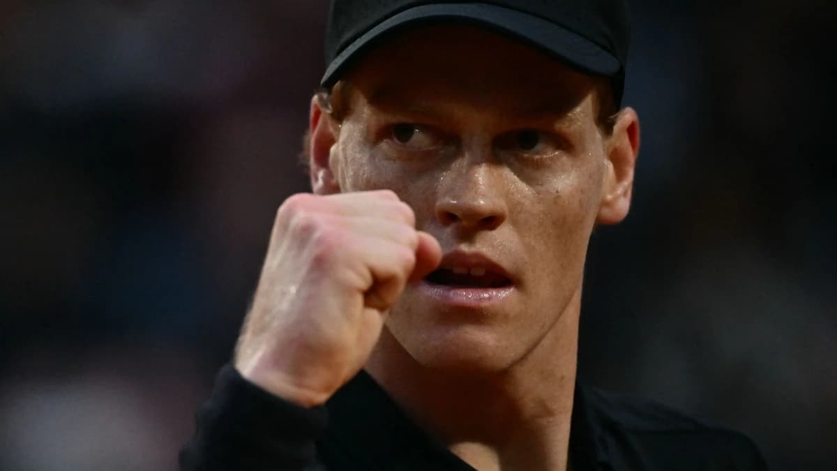Jannik Sinner: World No 1 closes in on Italian Open final against Casper Ruud before rain halts Dani