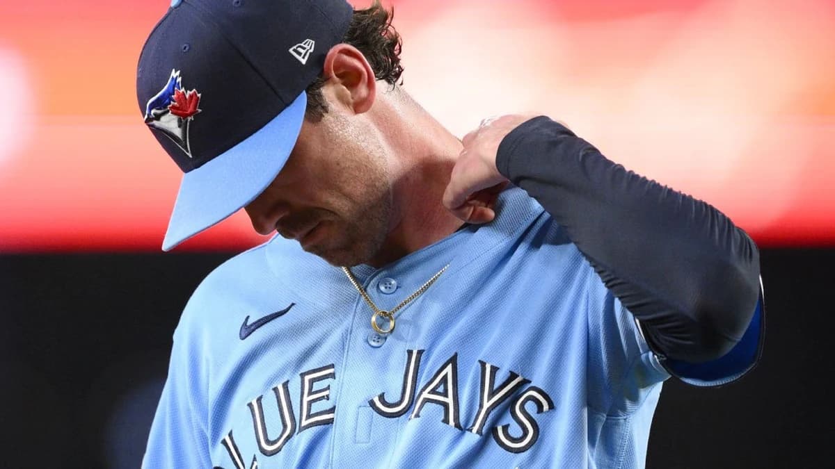 Jays' Bieber walks 6 in 1st inning vs. Nationals