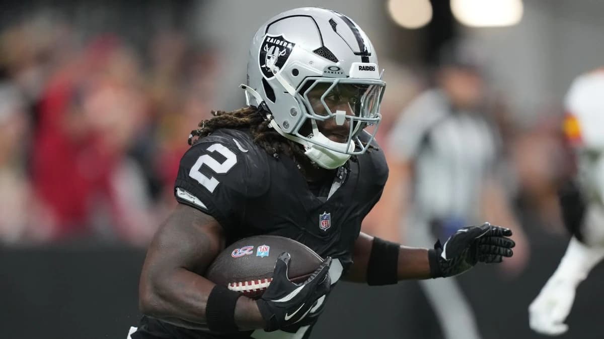 Jeanty helped off with apparent right knee injury