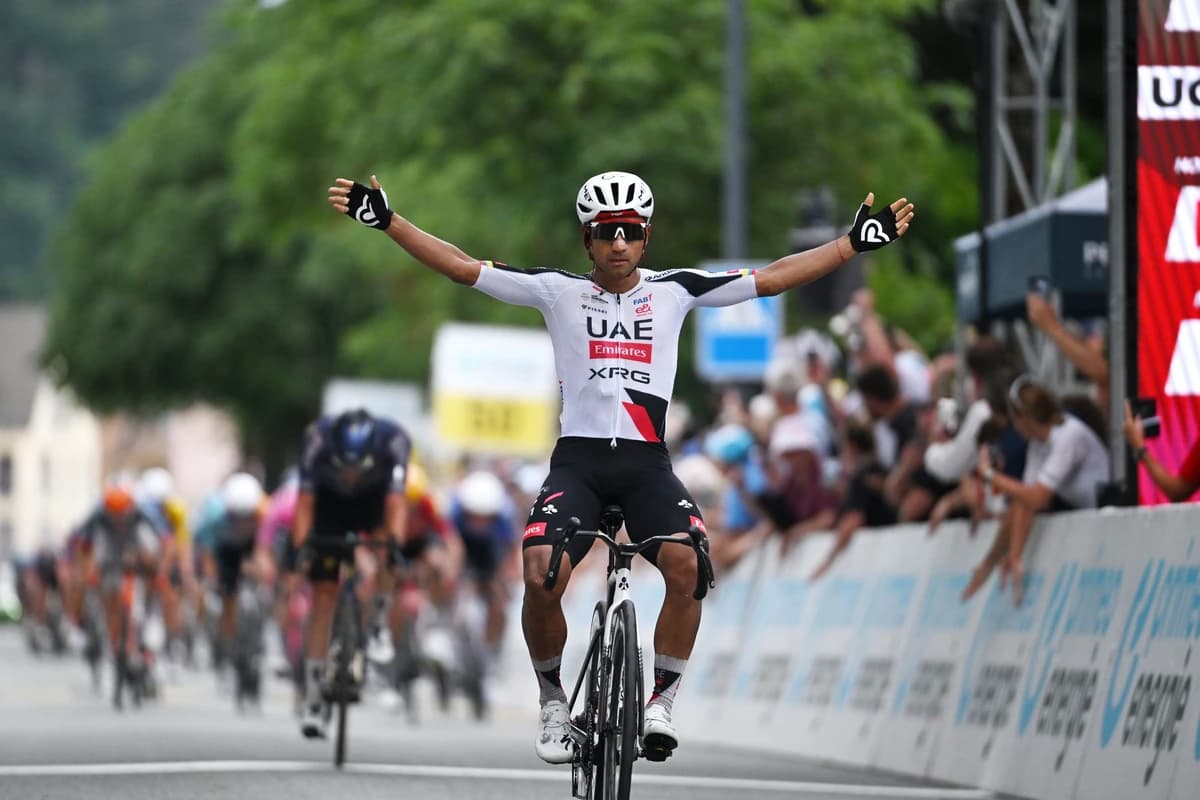 Jhonatan Narváez wins Tour de Suisse stage 3 from the breakaway