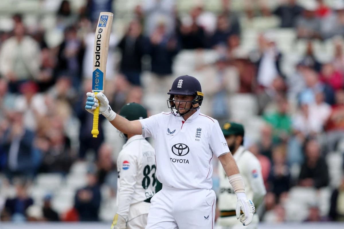 Joe Root steers England home to secure Pakistan clean sweep