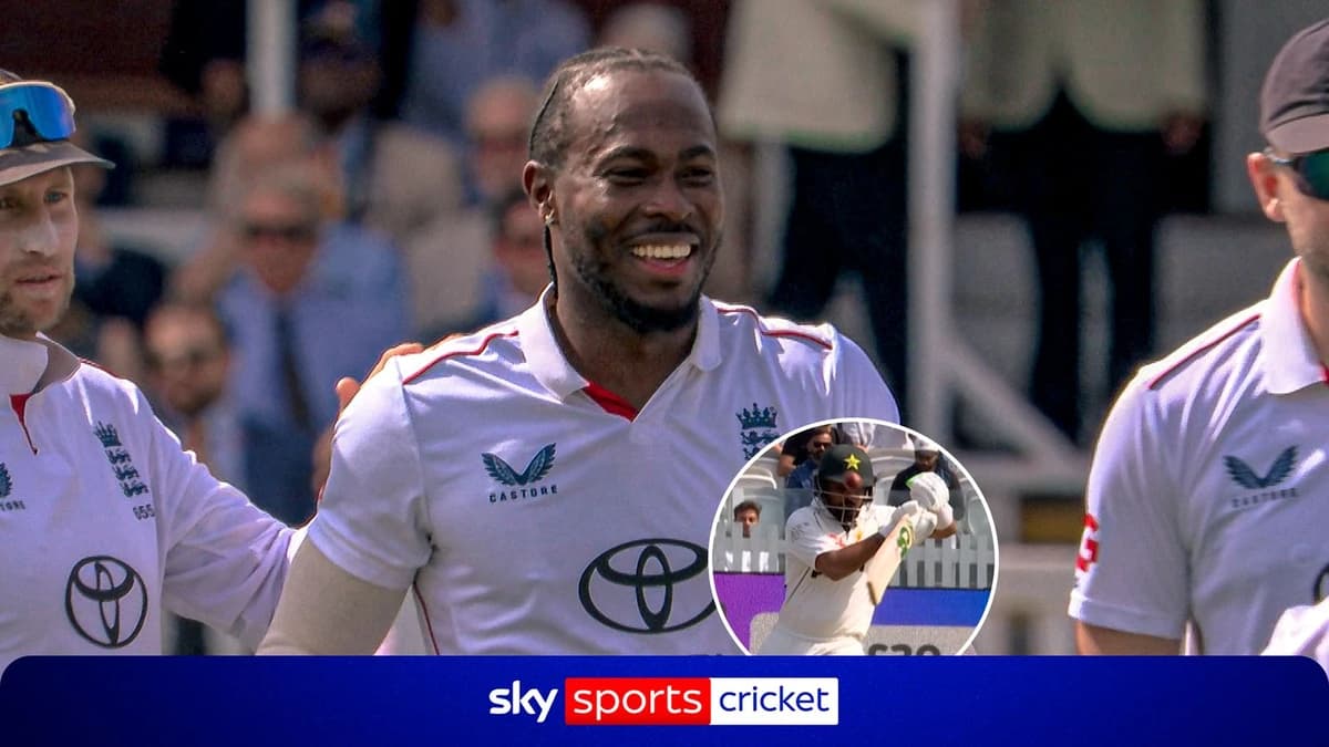 Jofra Archer dismisses Babar Azam as England strike again against Pakistan