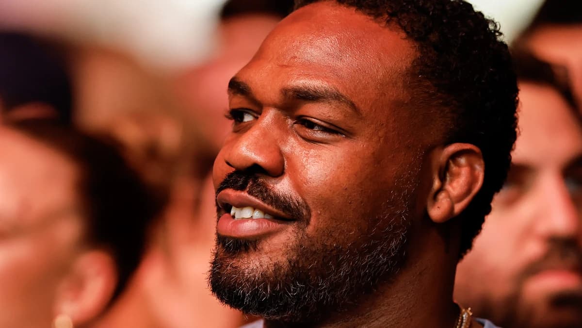 Jon Jones Admits He ‘Would Love to Box’