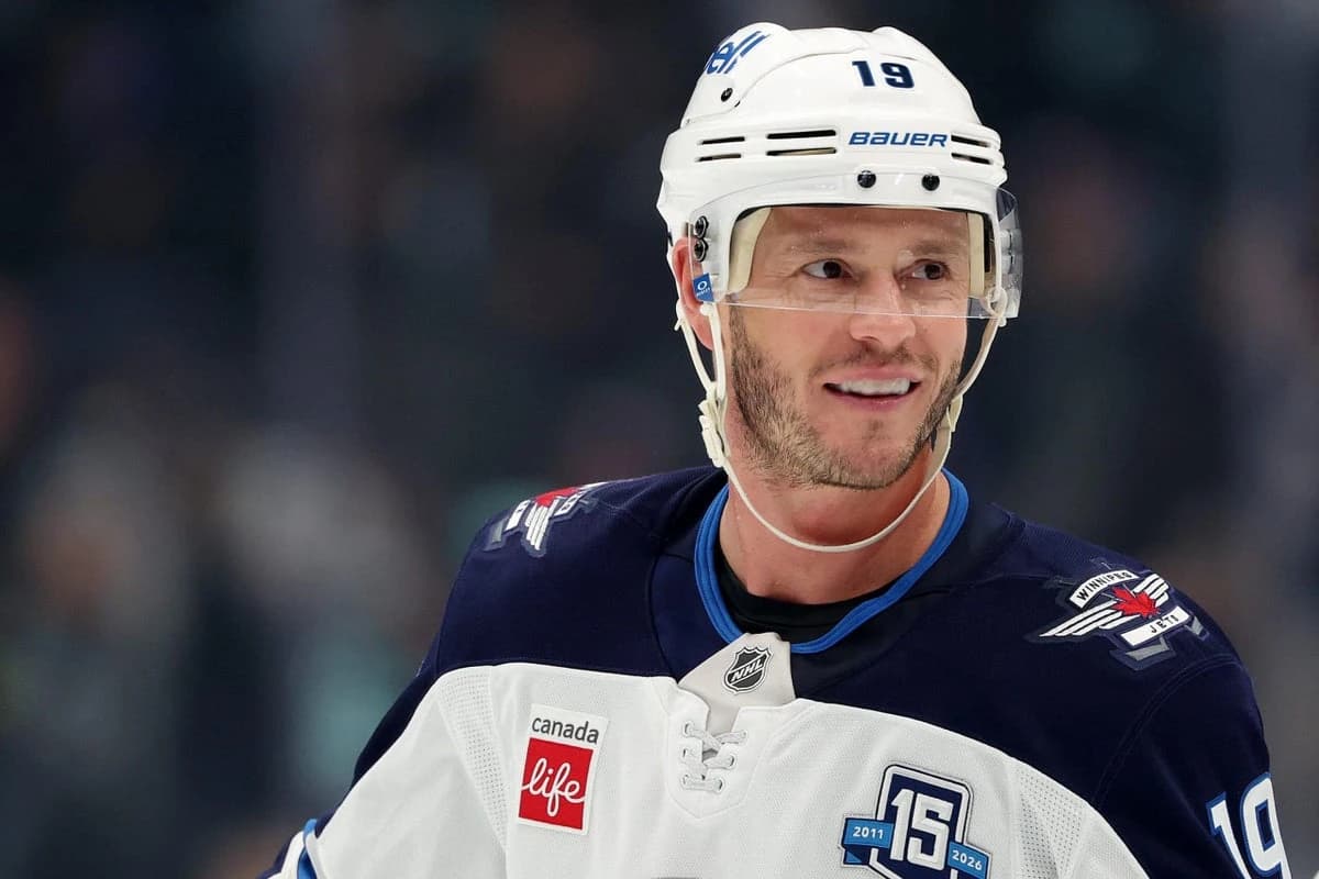 Jonathan Toews retires after 16 seasons in the NHL