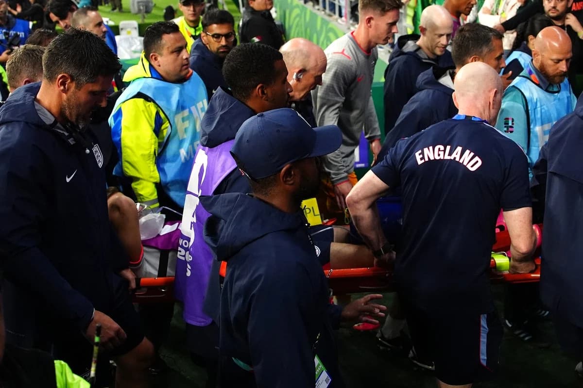 Jordan Henderson suffers freak injury after falling over advertising hoardings celebrating England’s