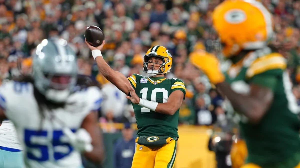 Jordan Love tosses two touchdowns in Week 7