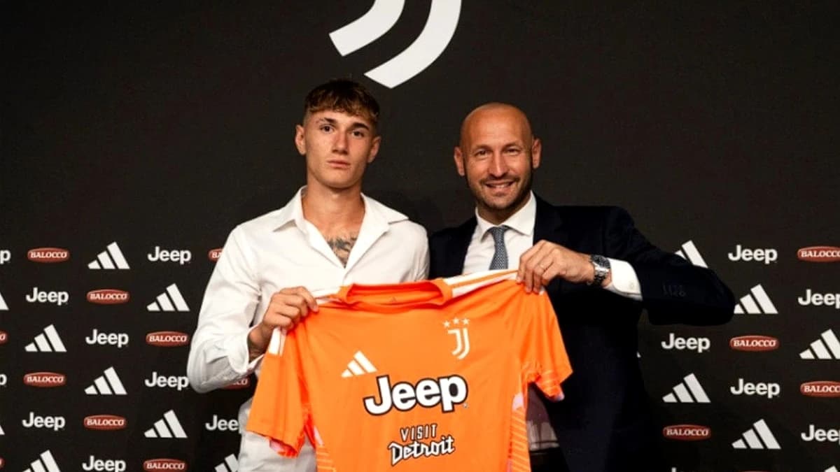 Juventus Torino i-a pus românului contractul în față, iar acesta n-a ezitat să semneze: doi ani, plu