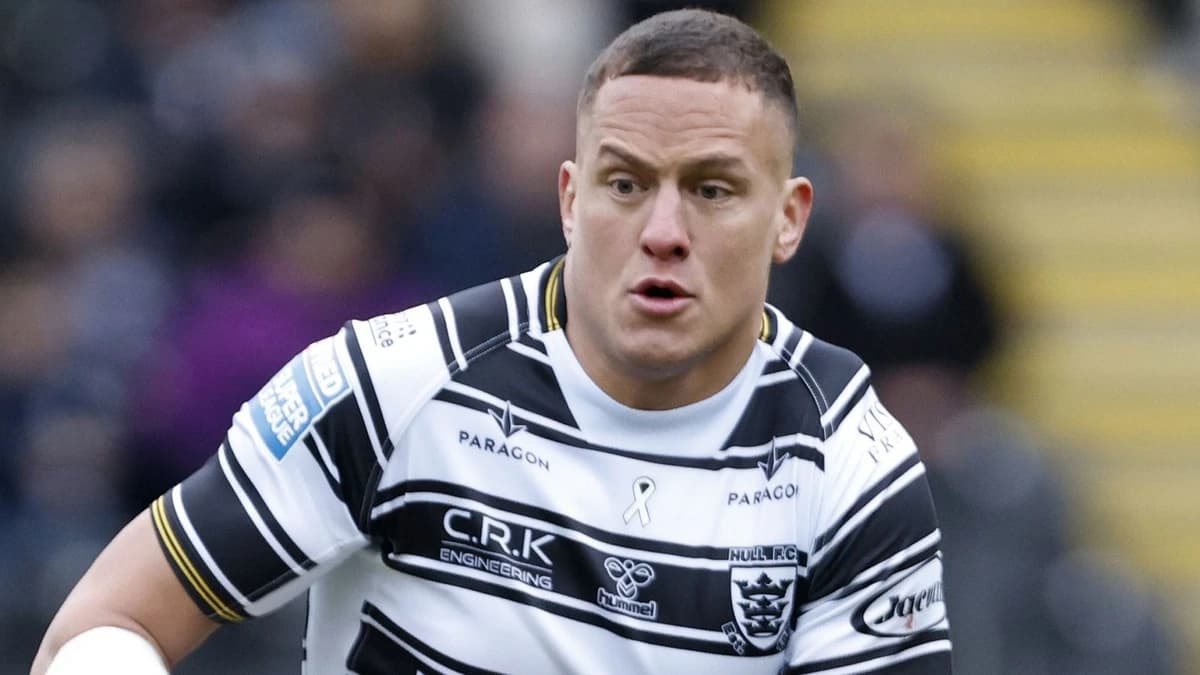 Kane Evans: Former Hull FC prop comes out as gay in emotional interview and says 'I feel like a weig