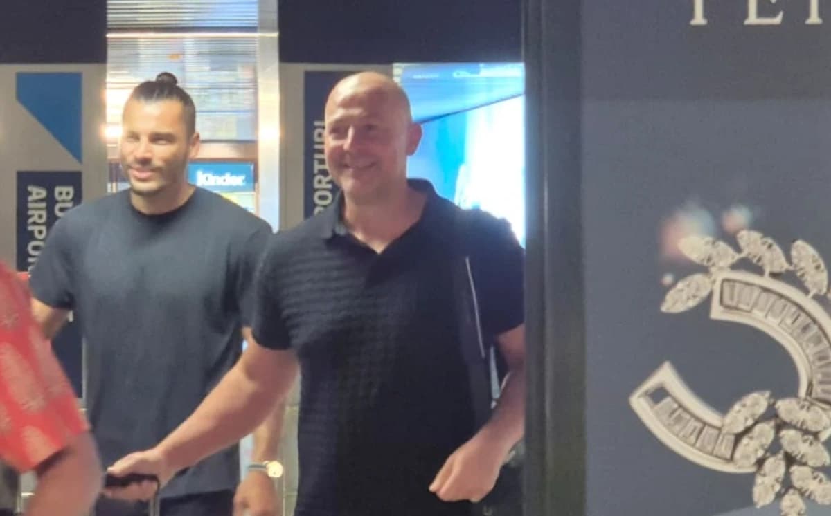 Karlo Muhar a aterizat la Bucureşti şi semnează cu FCSB! Ce a declarat croatul la aeroport