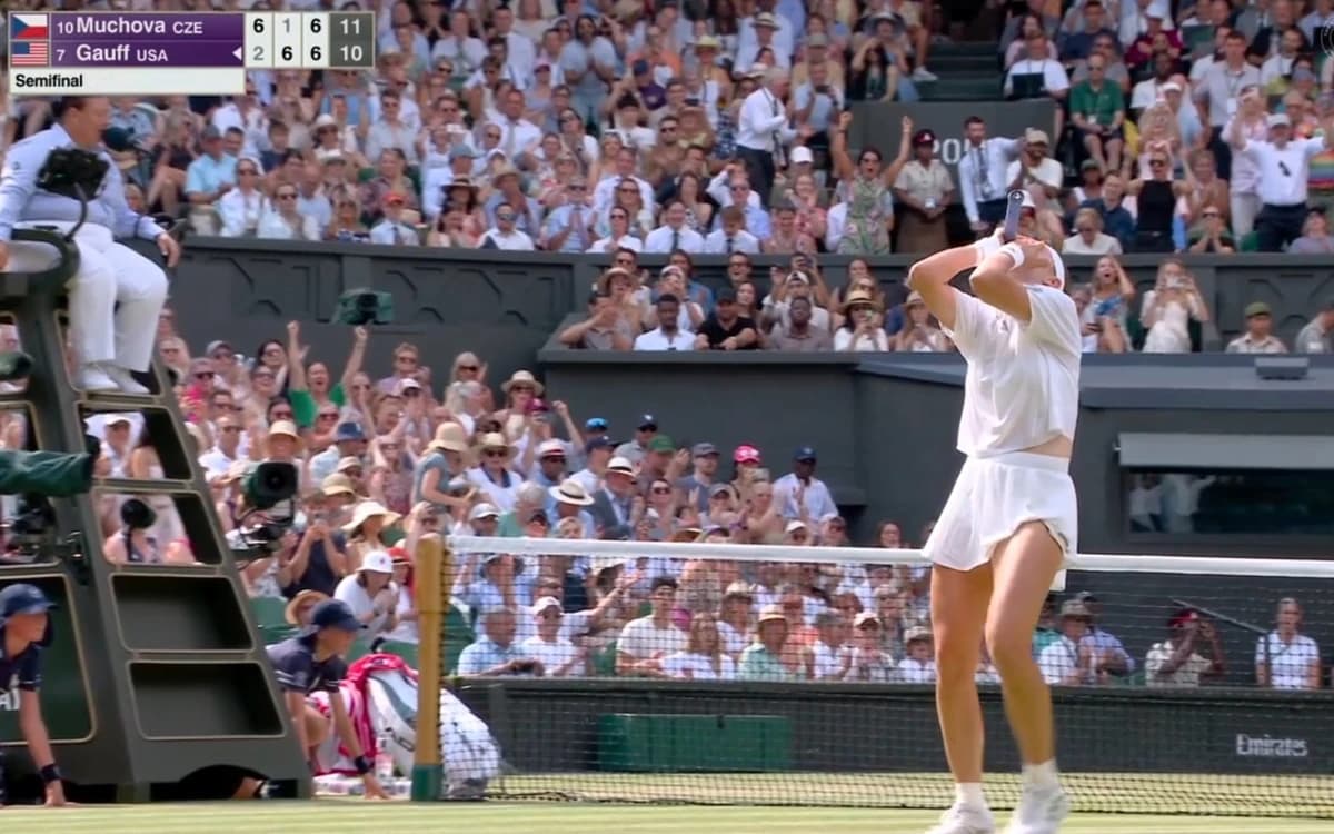 Karolina Muchova a salvat o minge de meci şi a trecut de Coco Gauff în semifinalele de la Wimbledon