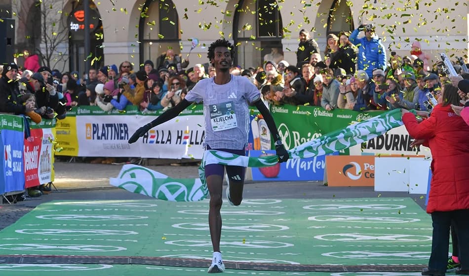 Kejelcha regains world half-marathon record in Buenos Aires