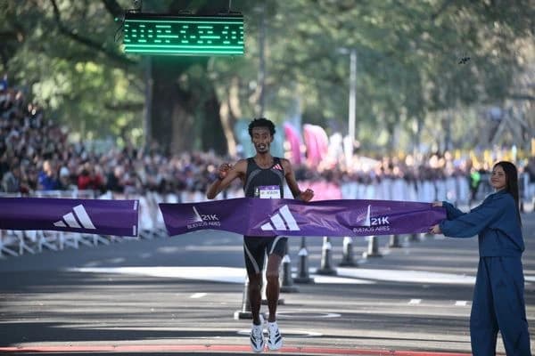 Kejelcha regains world half marathon record with 56:51 in Buenos Aires