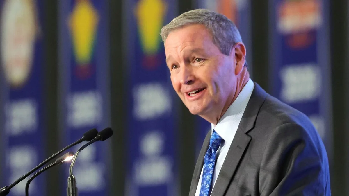 Kentucky governor blasts UK athletics' 'decision-making'