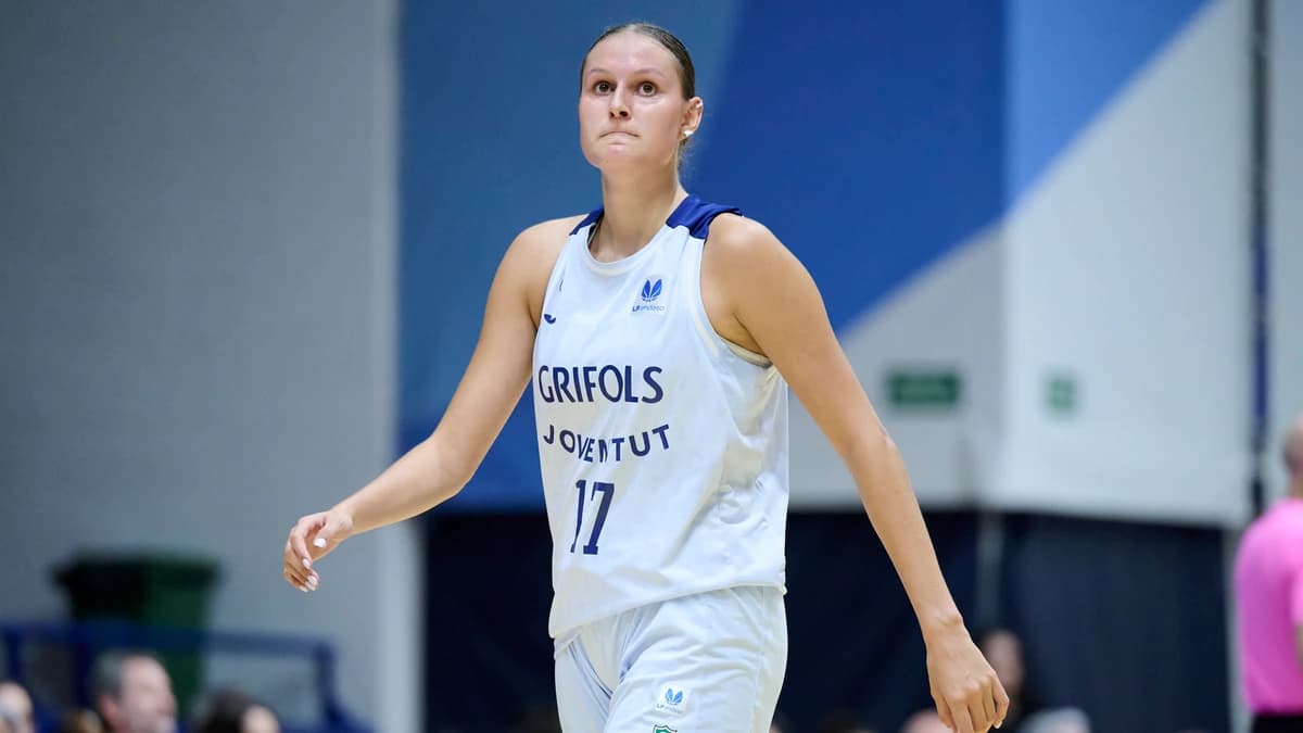 Kentucky signs Ajša Sivka: No. 10 pick in 2025 WNBA Draft heads to school after sitting out Sky's se