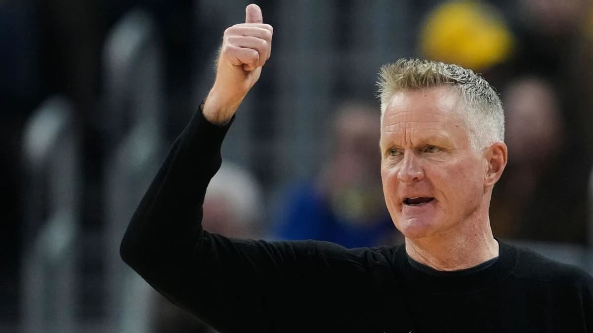 Kerr agrees to 2-year deal to stay with Warriors