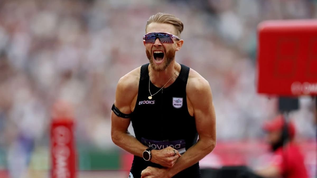 Kerr breaks mile world record in London