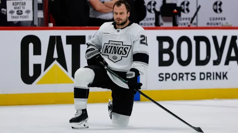Kings get Scott Laughton contract update after trade away from Maple Leafs