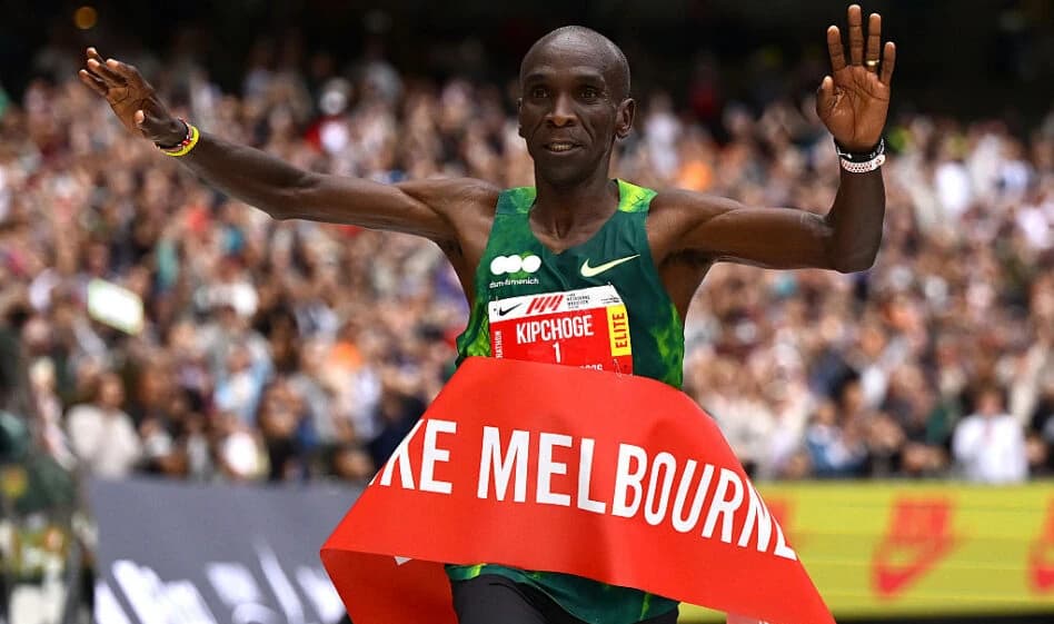 Kipchoge claims Melbourne Marathon course record at 41