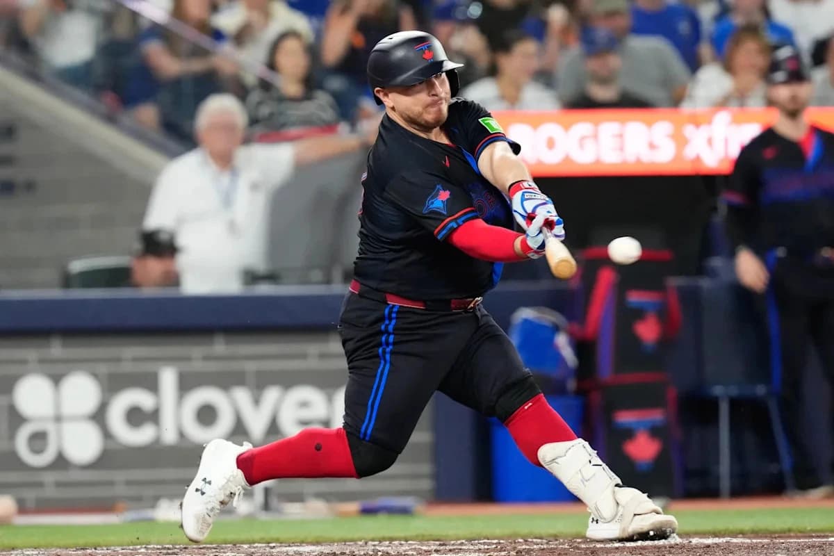 Kirk homers and drives in 2, Guerrero leaves injured as Blue Jays beat Yankees 3-1