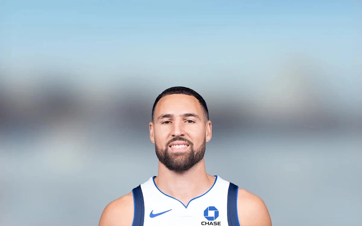 Klay Thompson officially signs with Miami