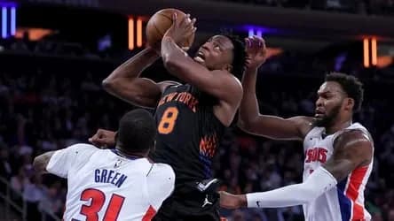 Knicks pick up first win of the season, down undefeated Pistons, 111-97