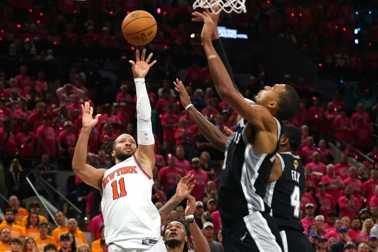 Knicks rally to beat Spurs in NBA Finals game-one thriller