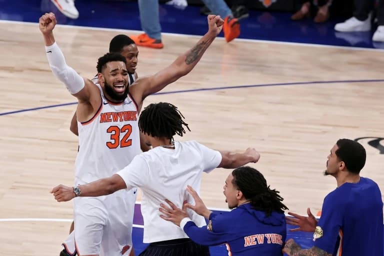 Knicks stage historic comeback to beat Spurs, one win from NBA title